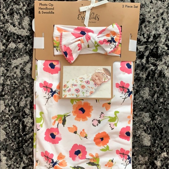 baby essentials swaddle set